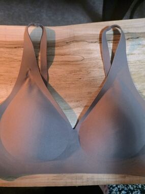 Seamless V-Neck Wireless Bra in Taupe - Size L